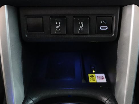 Used 2023 Toyota Corolla Cross XLE w/ Convenience Package FWD image 22