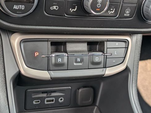 Used 2023 GMC Terrain Denali w/ Denali Premium Package AWD/4WD image 21