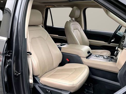 Used 2024 Ford Expedition Limited image 24