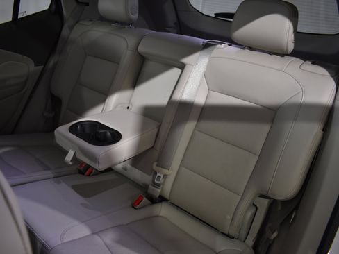 Used 2019 GMC Terrain Denali w/ Advanced Safety Package image 28