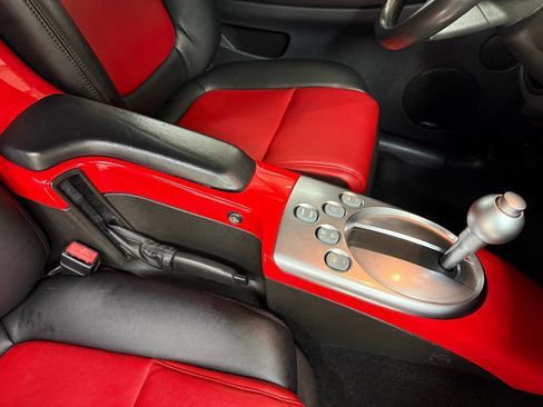 Used 2004 Chevrolet SSR w/ Preferred Equipment Group image 27