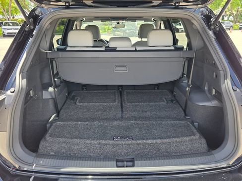 Certified 2021 Volkswagen Tiguan SE R-Line FWD image 13