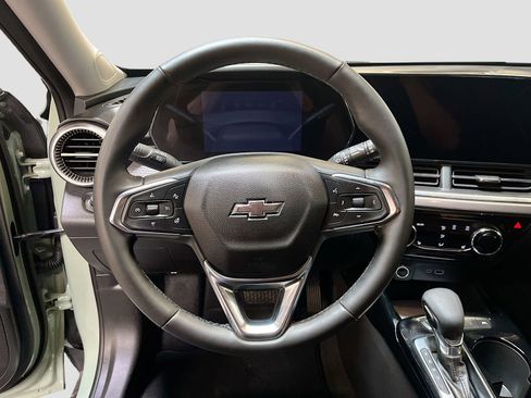 Used 2025 Chevrolet Trax ACTIV w/ Driver Confidence Package image 11