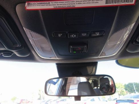 Used 2021 Toyota Corolla SE image 28