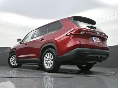 Used 2024 Toyota Grand Highlander XLE image 28