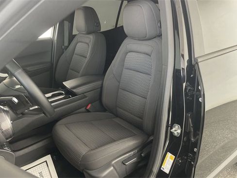 Used 2025 Chevrolet Equinox LT w/ Safety and Technology Package image 34