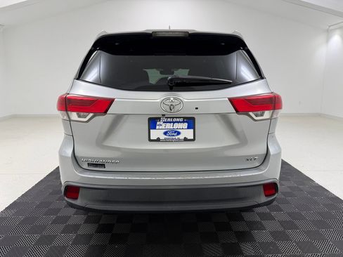Used 2017 Toyota Highlander XLE FWD image 6