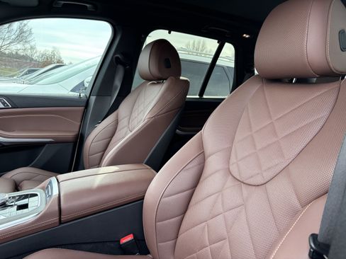 Used 2023 BMW X5 xDrive40i image 16