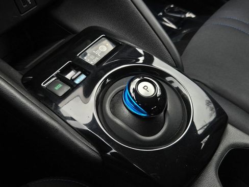 Used 2020 Nissan Leaf SV w/ SV Technology Package image 15