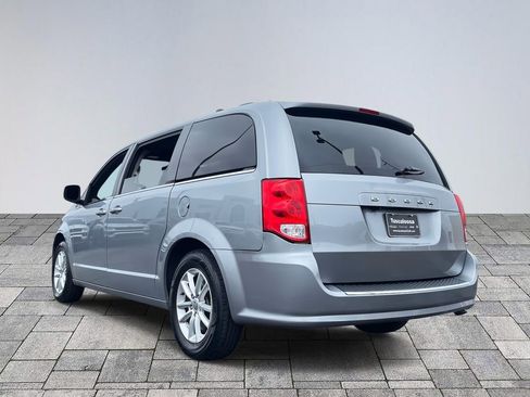 Used 2020 Dodge Grand Caravan SXT image 5