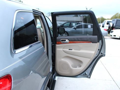 Used 2012 Jeep Grand Cherokee Overland image 35