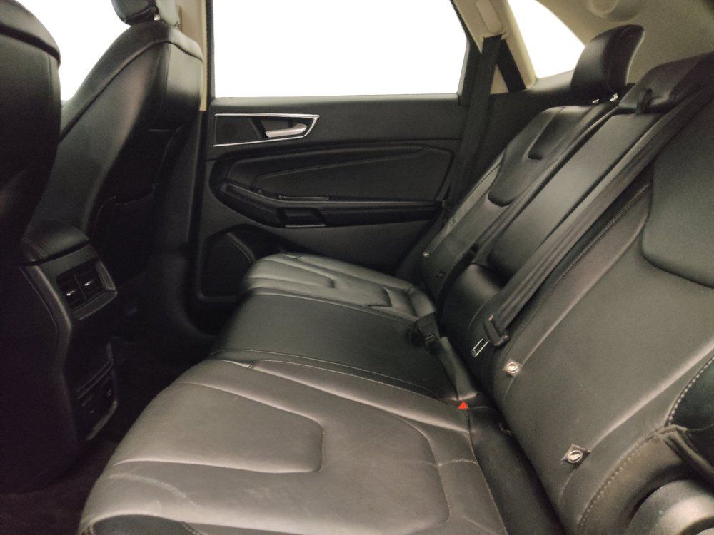 Used 2018 Ford Edge Titanium w/ Technology Package FWD image 18