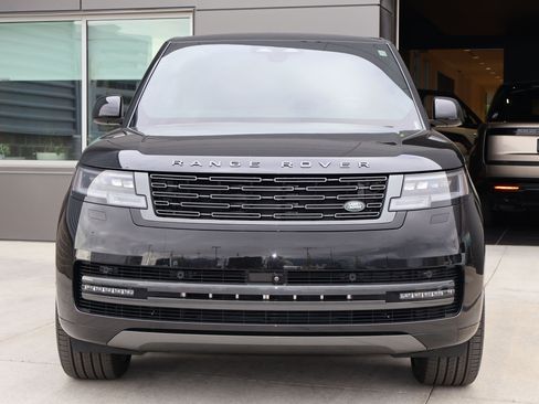 Certified 2025 Land Rover Range Rover SE AWD/4WD image 2