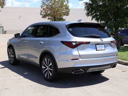 Certified 2026 Acura MDX w/ Technology Package FWD image 4