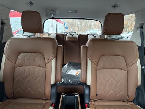 New 2026 Nissan Pathfinder Platinum AWD/4WD image 29