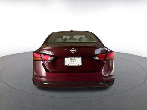 Used 2025 Nissan Altima 2.5 SV FWD image 9