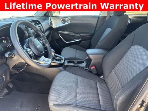 Used 2023 Kia Soul LX w/ Option Group 015 FWD image 2