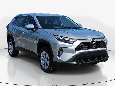 Used 2023 Toyota RAV4 LE FWD image 3