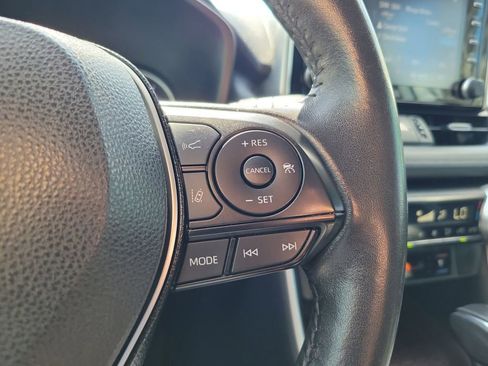 Used 2019 Toyota RAV4 Limited w/ Cold Weather Package FWD image 28