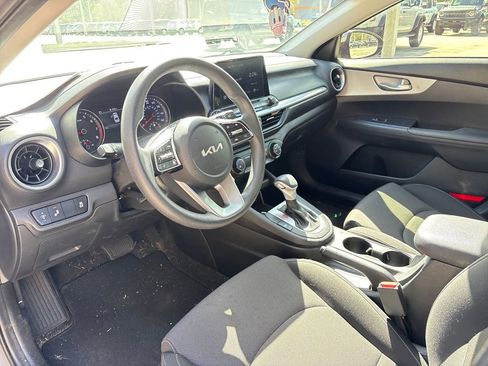 Used 2023 Kia Forte LXS w/ LXS Technology Package image 6