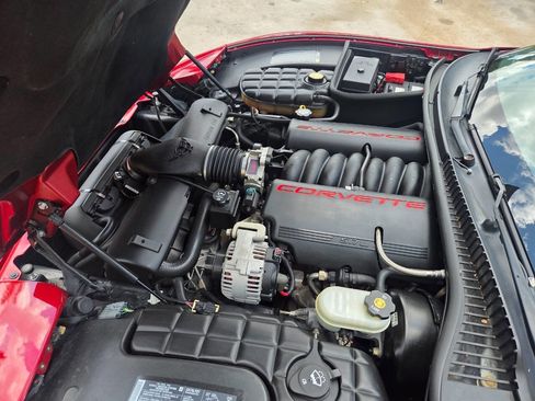 Used 2004 Chevrolet Corvette Convertible w/ Preferred Equipment Group RWD image 23