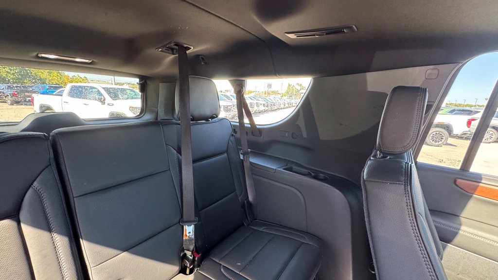 Used 2025 GMC Yukon XL Denali w/ Denali Reserve Package AWD/4WD image 12