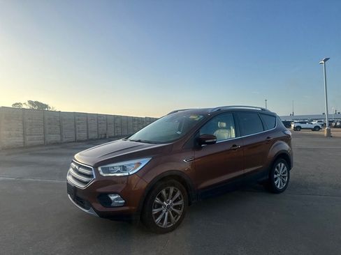 Used 2017 Ford Escape Titanium w/ Equipment Group 301A FWD image 9
