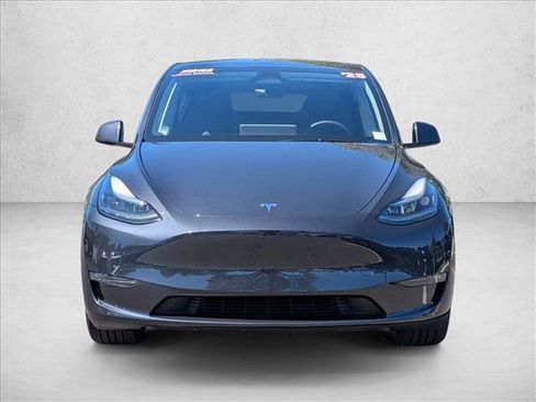 Used 2025 Tesla Model Y Long Range AWD/4WD image 2