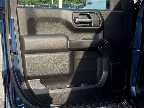 Used 2021 Chevrolet Silverado 1500 Custom Trail Boss AWD/4WD image 18