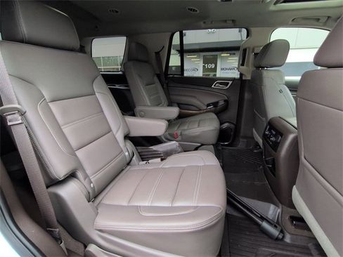 Used 2020 GMC Yukon Denali w/ Denali Premium Package image 28