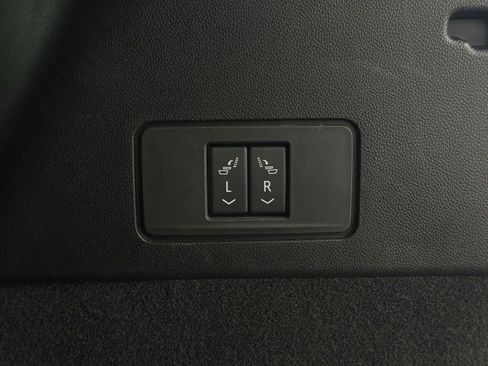 Used 2025 Cadillac XT6 Luxury w/ LPO, Floor Liner Package image 12