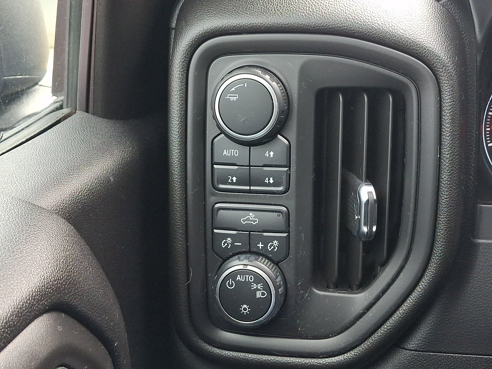 Used 2021 Chevrolet Silverado 1500 Custom Trail Boss w/ LPO, Dark Essentials Package AWD/4WD image 23