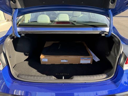 Certified 2025 Hyundai Elantra Limited image 10