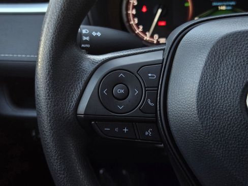 Certified 2025 Toyota RAV4 XLE image 22