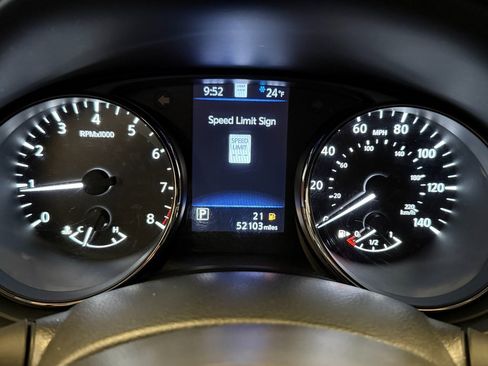 Used 2021 Nissan Rogue Sport SL image 10