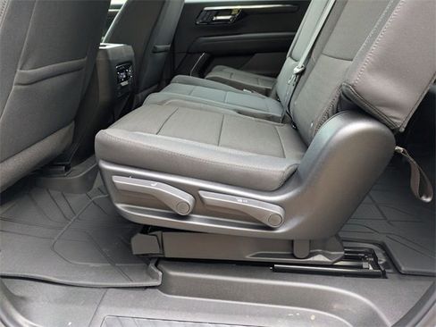 New 2026 Chevrolet Suburban LS image 26