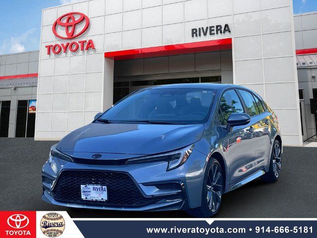 Used 2023 Toyota Corolla SE w/ Carpet Mat Package (TMS) FWD image 4