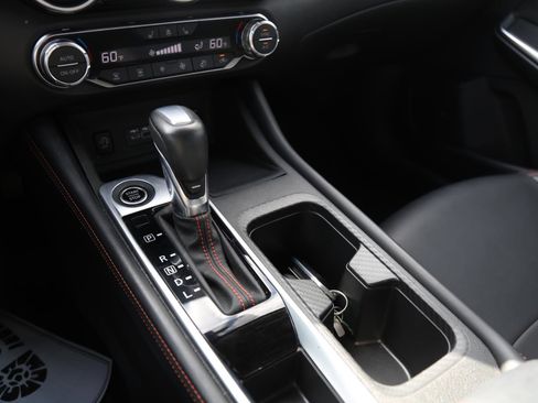 Used 2024 Nissan Sentra SR w/ SR Premium Package image 16