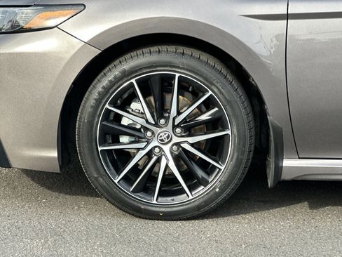 Used 2024 Toyota Camry SE image 22