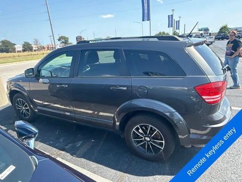 Used 2017 Dodge Journey SE w/ Flexible Seating Group FWD image 9