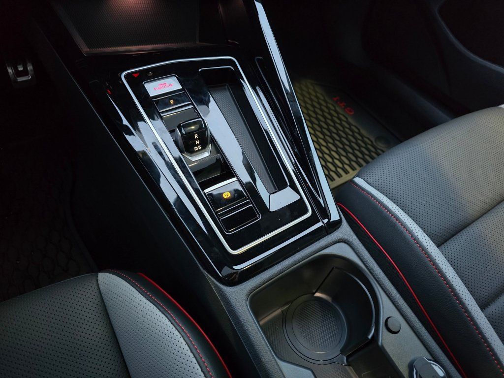 New 2026 Volkswagen GTI SE FWD image 30