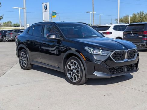 Used 2025 BMW X2 xDrive28i w/ Premium Package image 3