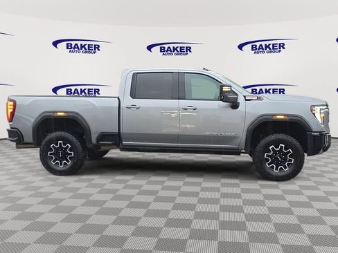 Used 2025 GMC Sierra 2500 AT4X AWD/4WD image 4