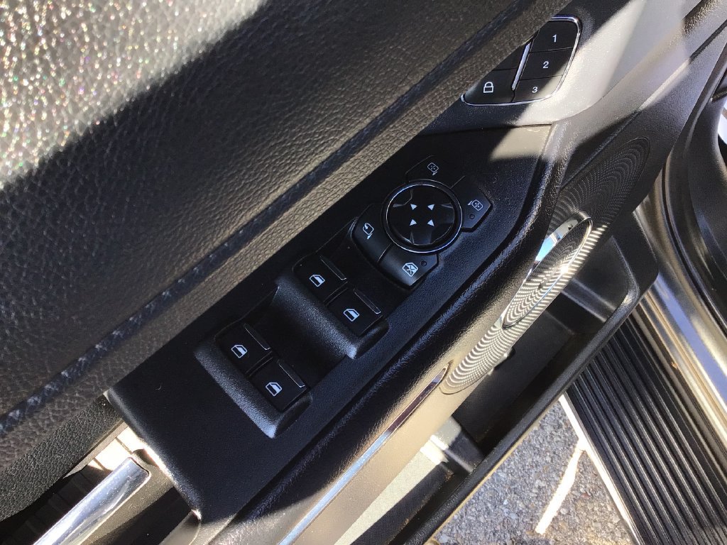 Used 2020 Ford Expedition XLT w/ Equipment Group 202A AWD/4WD image 12