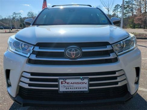 Used 2019 Toyota Highlander XLE image 9
