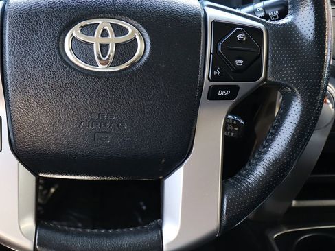 Used 2018 Toyota 4Runner SR5 AWD/4WD image 53
