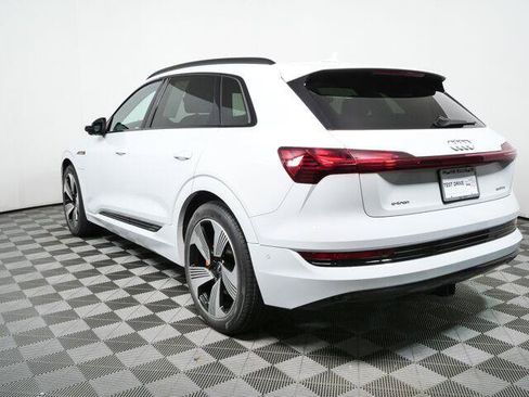 Used 2023 Audi e-tron Premium Plus w/ Premium Plus Package AWD/4WD image 32