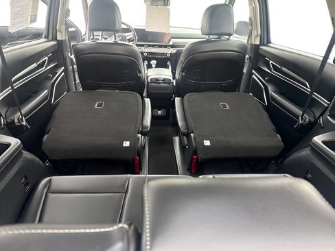 Used 2025 Kia Telluride S AWD/4WD image 18