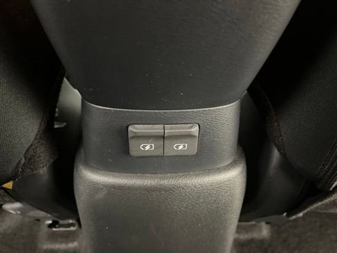 Certified 2025 Nissan Kicks Play S FWD image 41