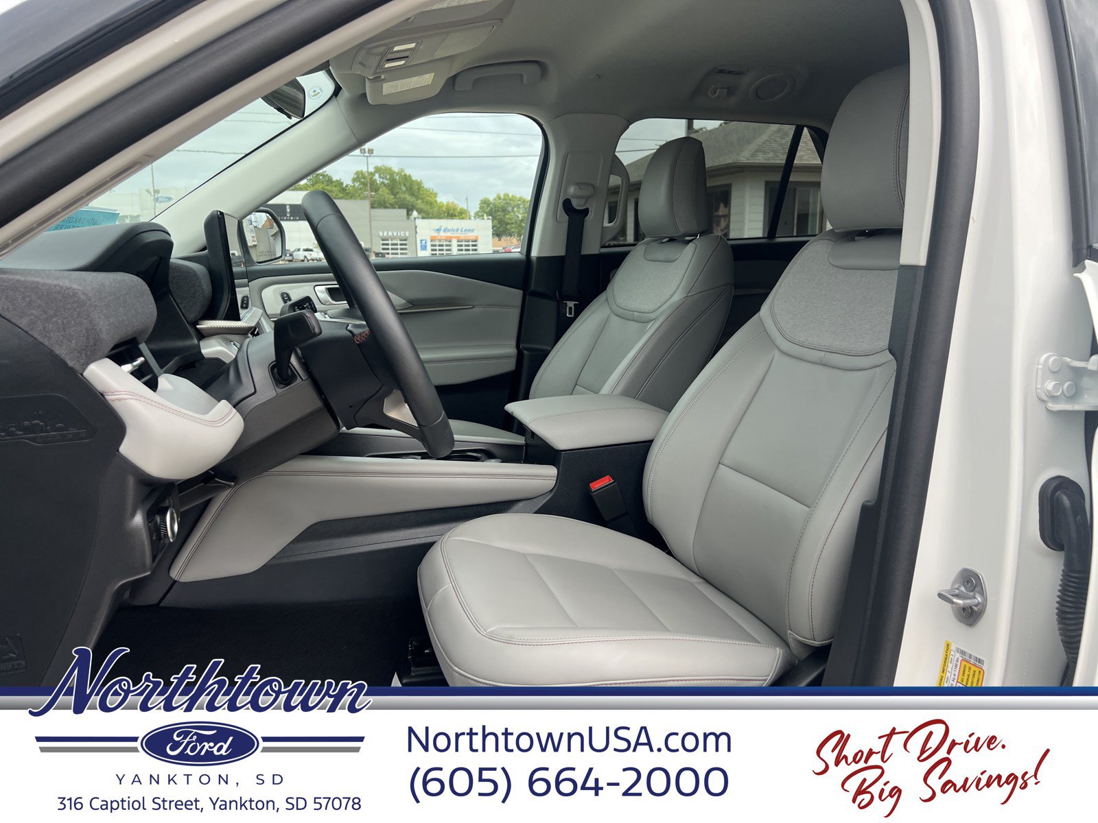 Used 2026 Ford Explorer Active w/ Active Comfort Package AWD/4WD image 14